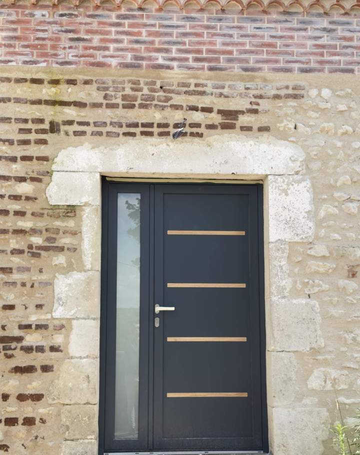 Pose de portes d'entrée Trévol